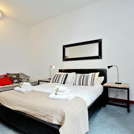 Cozy Apartment Fabia 300 Mt From Colosseum Bagian luar foto
