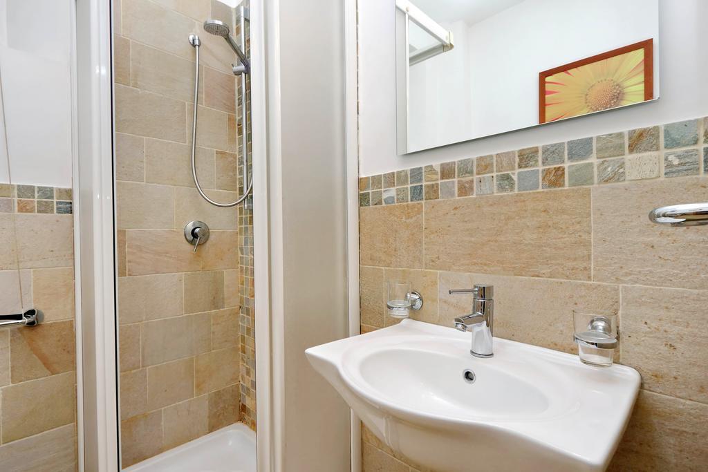 Cozy Apartment Fabia 300 Mt From Colosseum Bagian luar foto