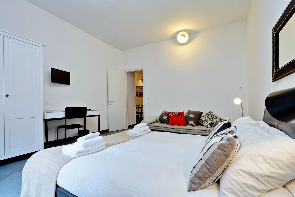 Cozy Apartment Fabia 300 Mt From Colosseum Bagian luar foto