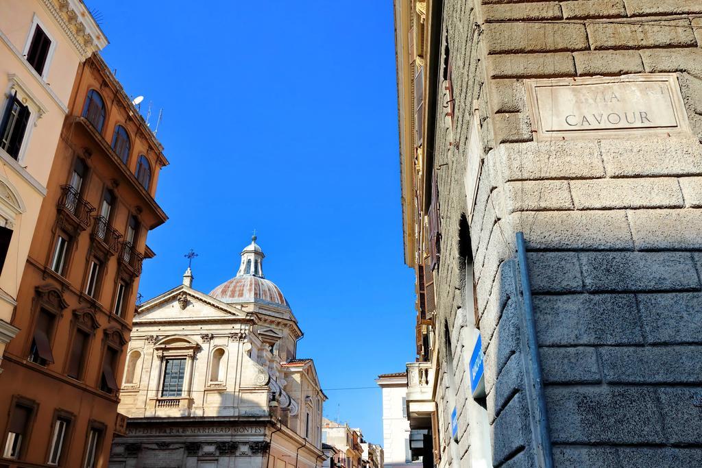 Cozy Apartment Fabia 300 Mt From Colosseum Bagian luar foto